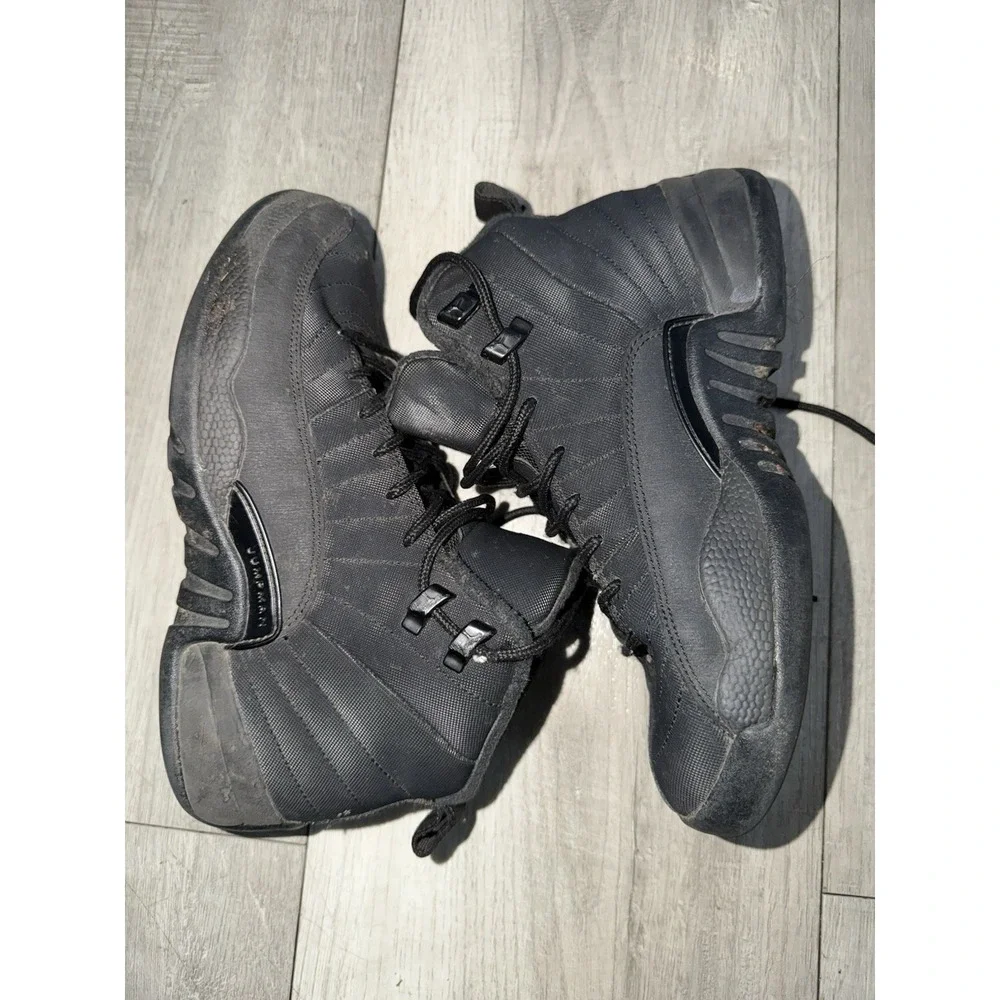 Air Jordan‎ 12 Winterized Black Size 6y